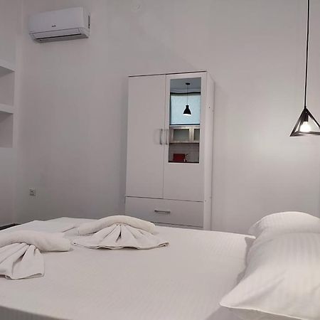 Tom'S Design Apartment Palaiontsiflikion Ngoại thất bức ảnh